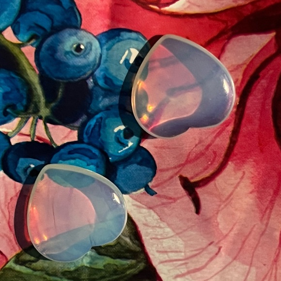 2 Opalite hearts - Picture 2 of 5